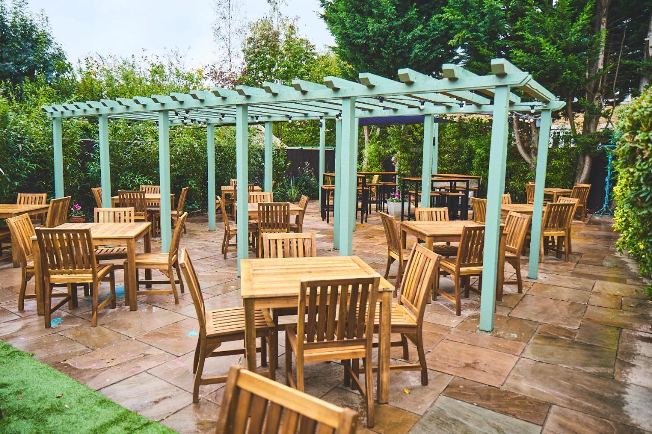 Bed and Breakfast The Lord Grenfell Maidenhead Zewnętrze zdjęcie The pergola at the rear of the pub